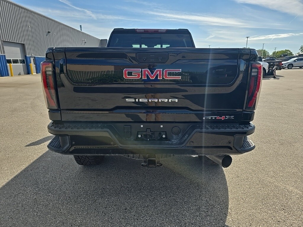 2025 Gmc Sierra HD AT4X photo 4