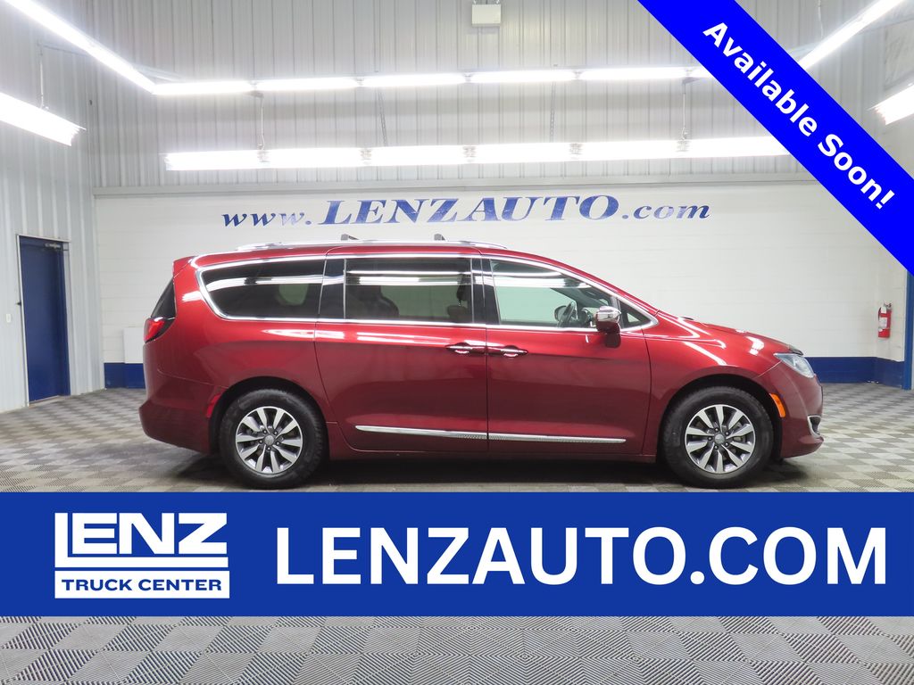 2020 Chrysler Pacifica Hybrid Limited's photo