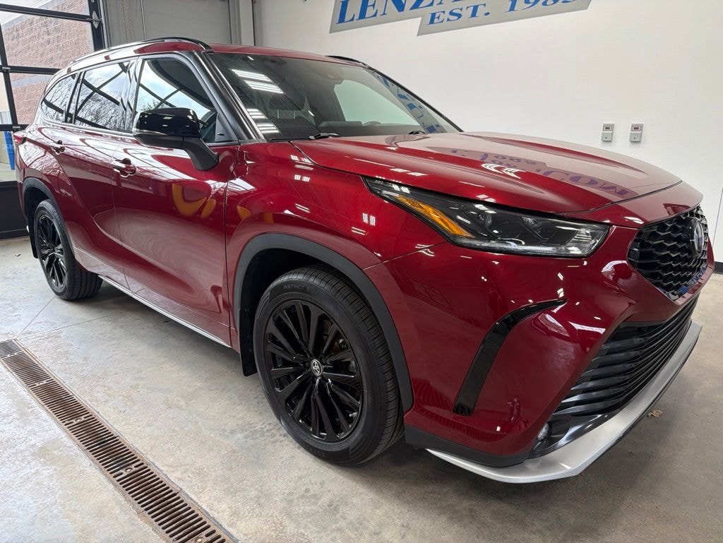 Used 2023 Toyota Highlander XSE AWD SUV