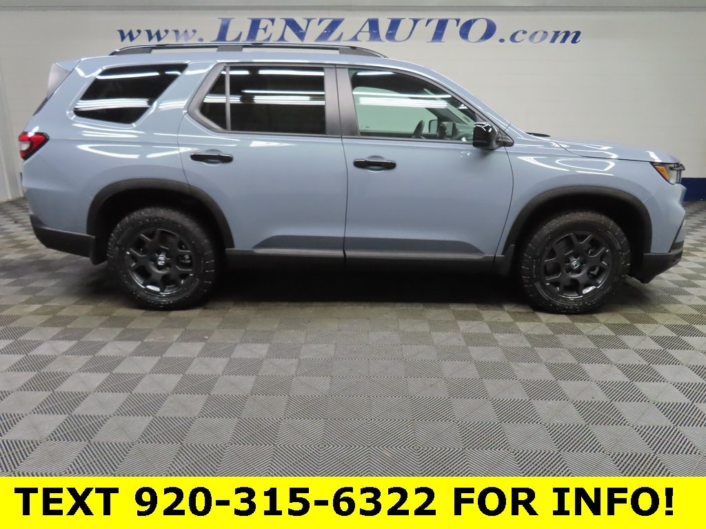 Used 2025 Honda Pilot TrailSport AWD SUV