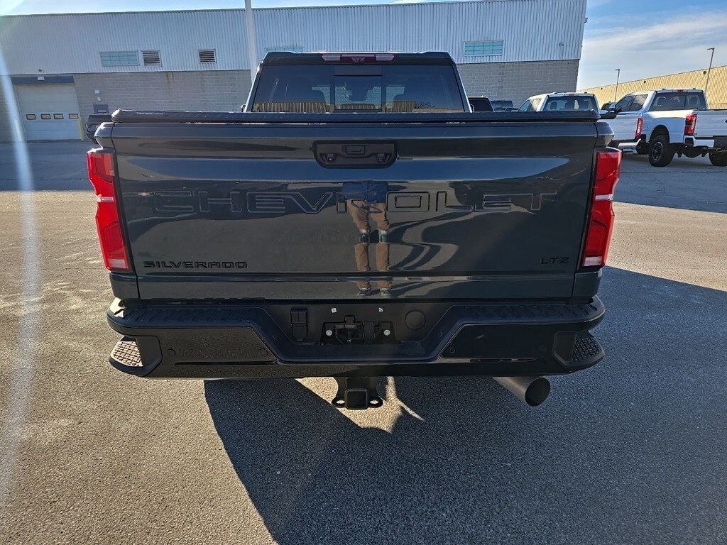 2025 Chevrolet Silverado 2500HD LTZ photo 4