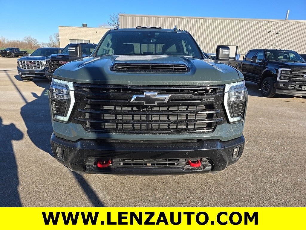 2025 Chevrolet Silverado 2500HD LTZ photo 2