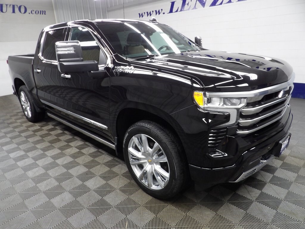 2024 Chevrolet Silverado High Country photo 3