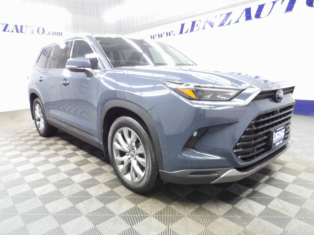 2024 Toyota Grand Highlander XLE AWD photo 3