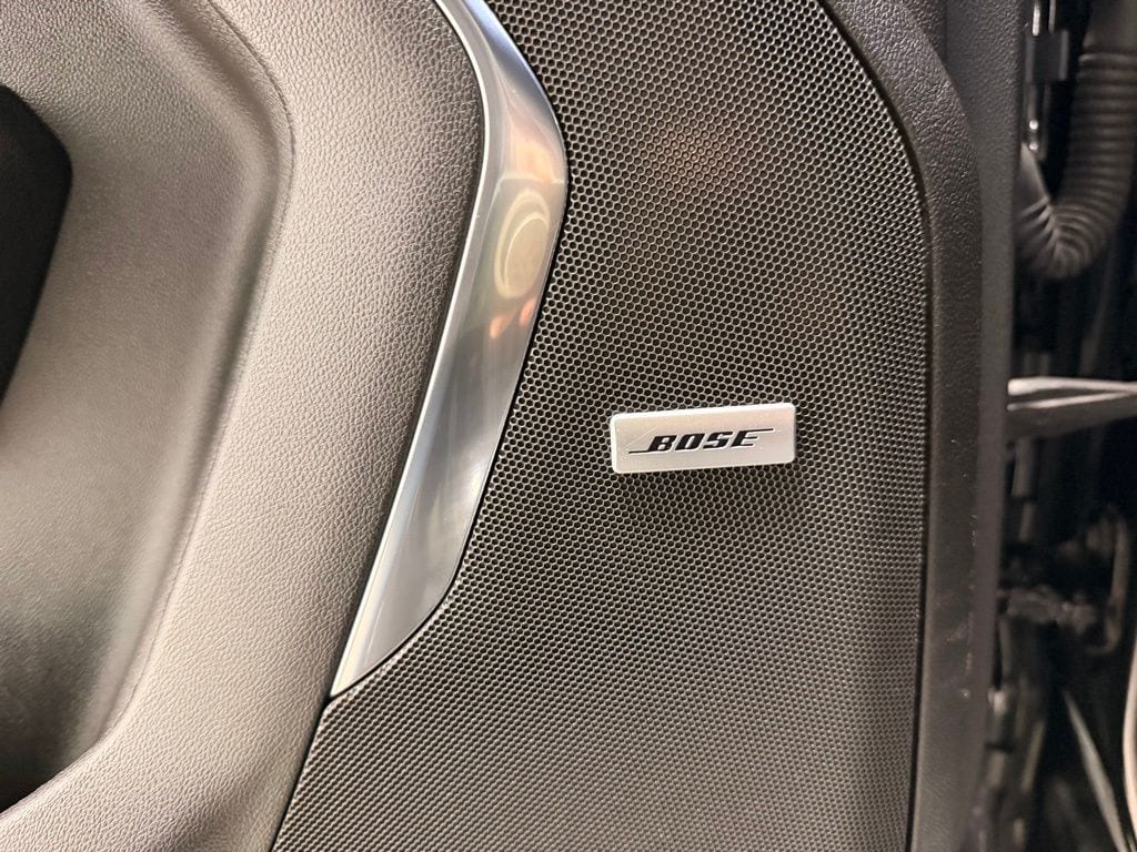 2023 GMC Yukon SLT - Photo 17