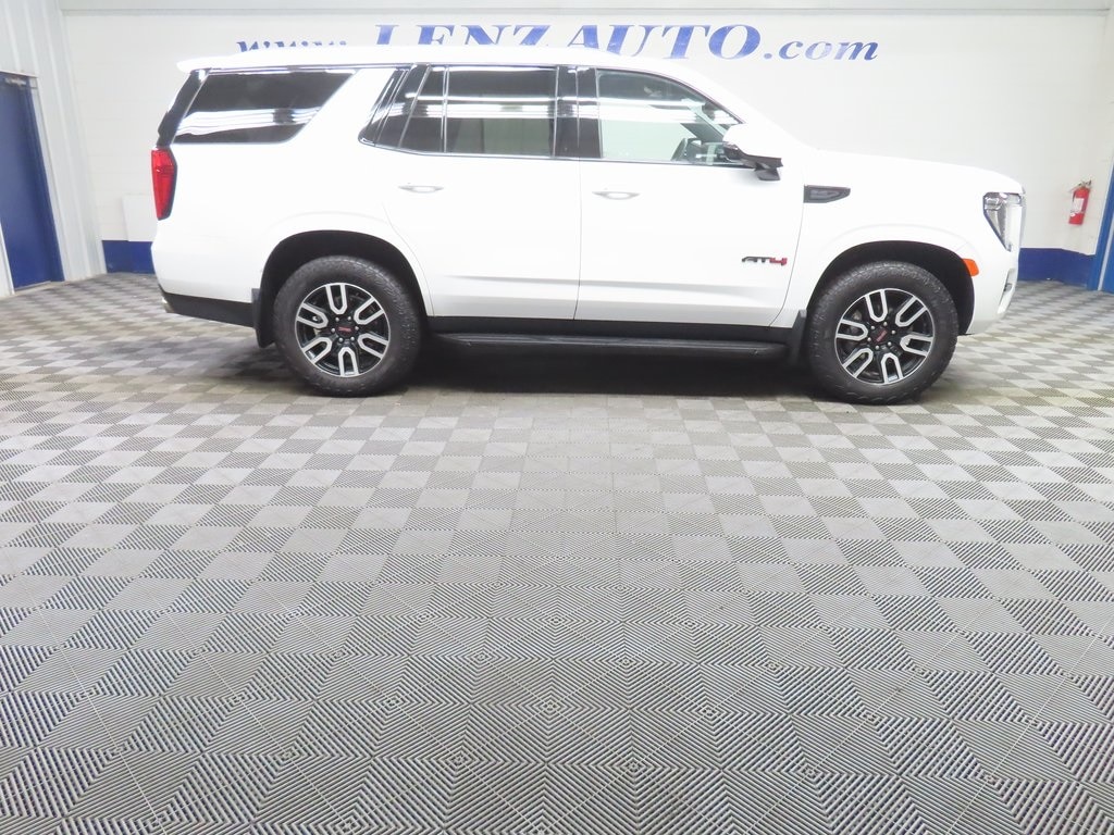 Used 2024 GMC Yukon AT4 4WD SUV