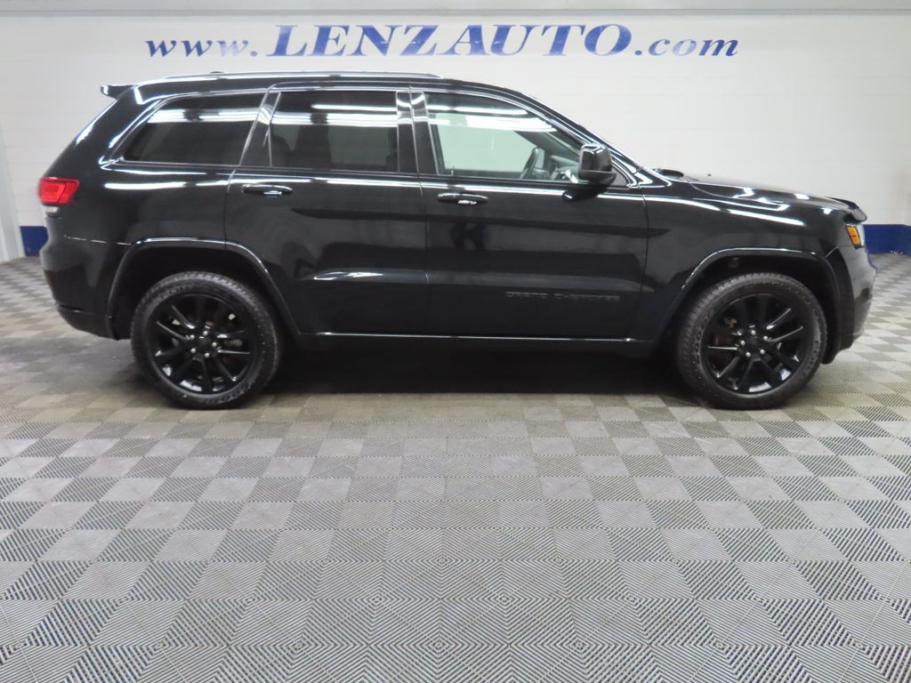 Used 2019 Jeep Grand Cherokee Altitude 4WD SUV