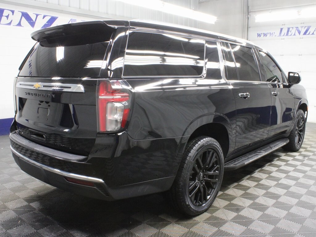 2023 Chevrolet Suburban Premier photo 3