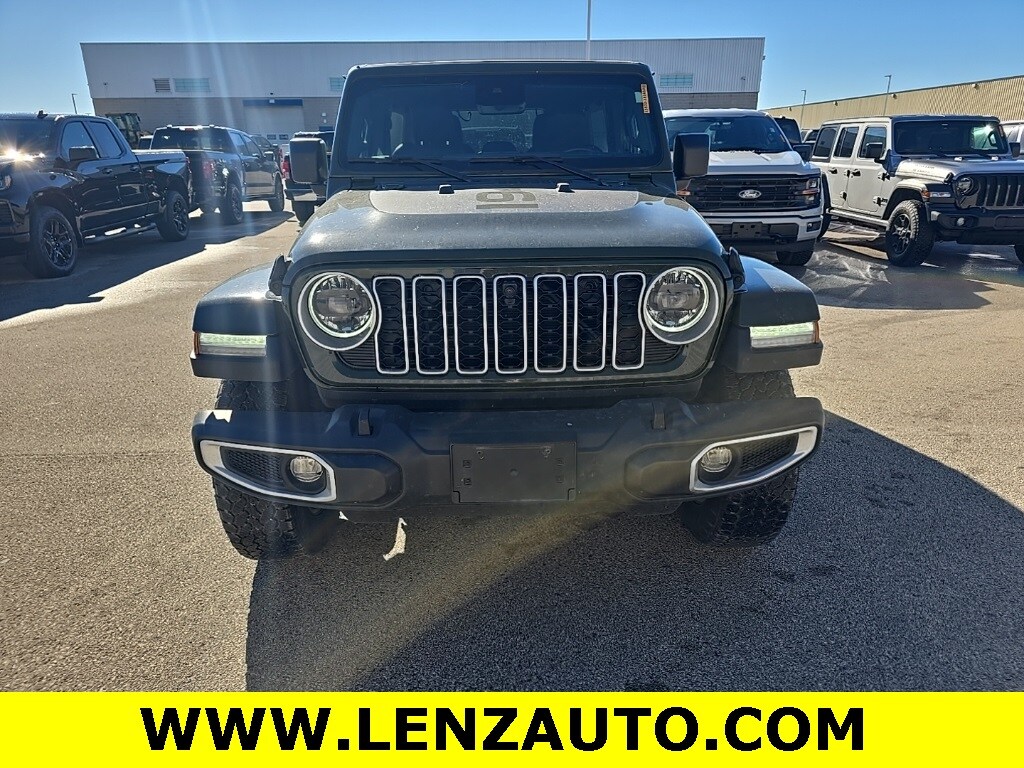 2024 Jeep Wrangler Sahara photo 2