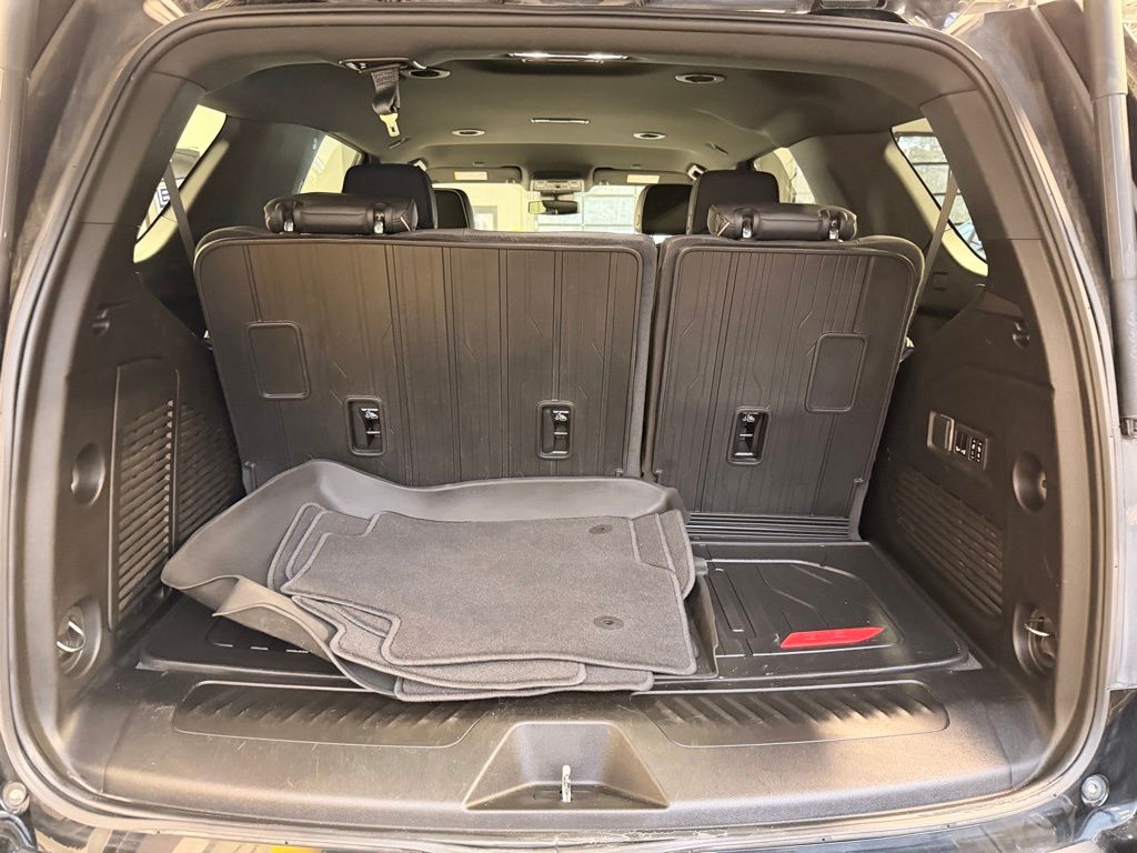 2023 GMC Yukon SLT - Photo 7