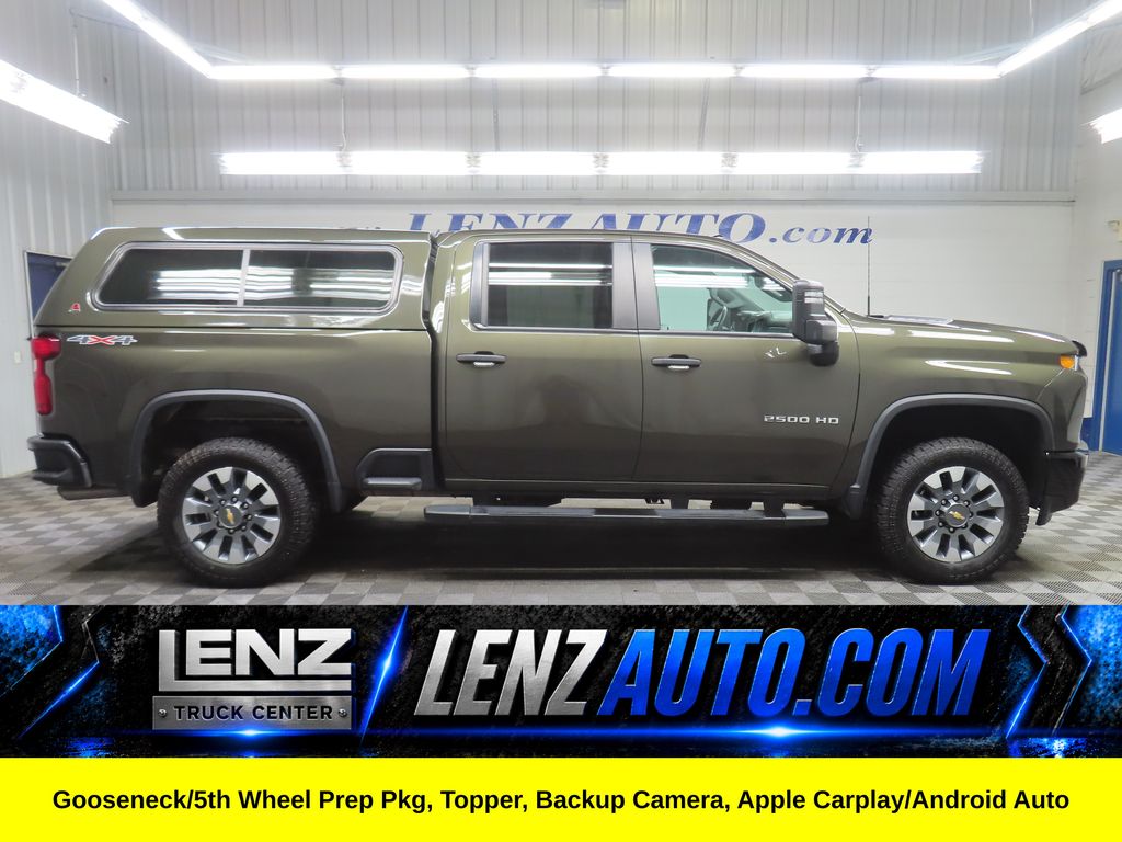 2023 Chevrolet Silverado HD Custom 4WD Crew Cab Standard Box's photo