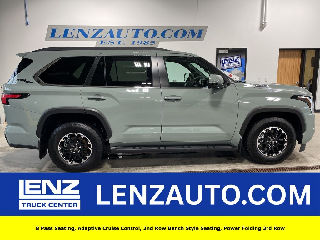 2025 Toyota Sequoia SR5 4WD i-FORCE MAX Hybrid's photo