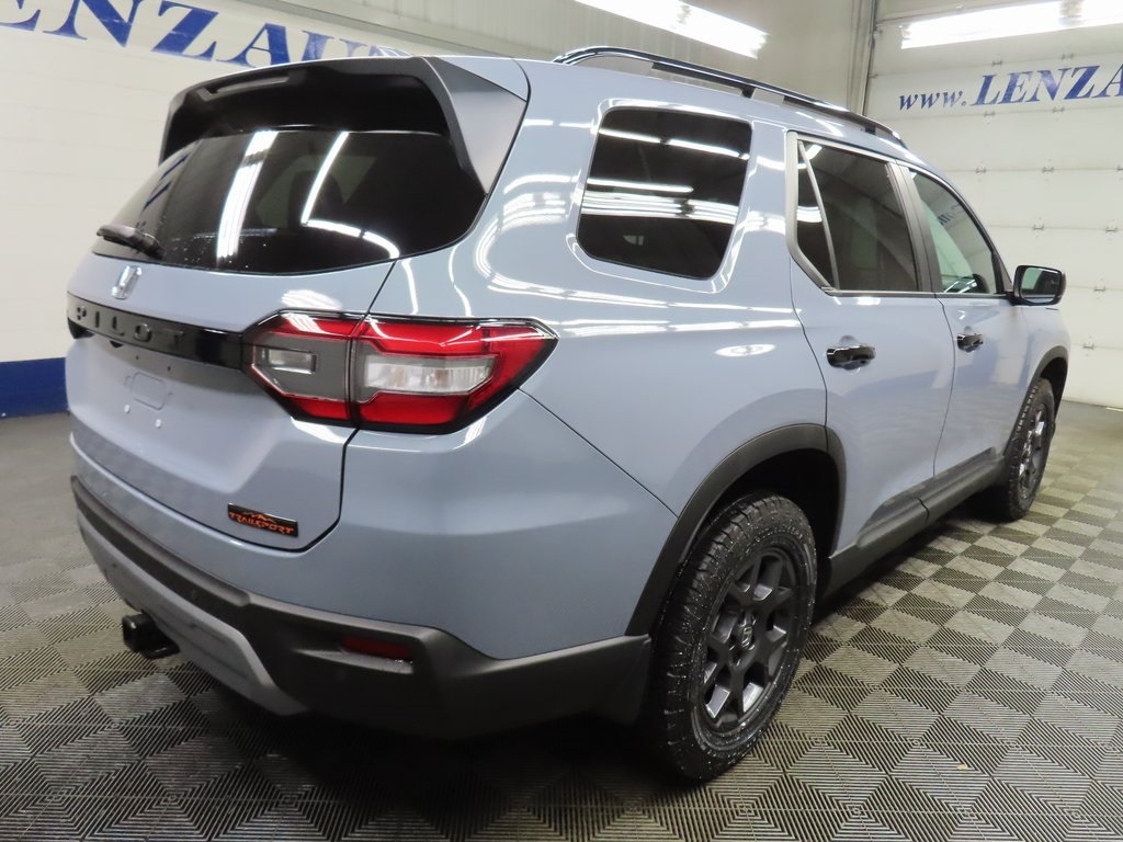 Used 2025 Honda Pilot TrailSport AWD SUV