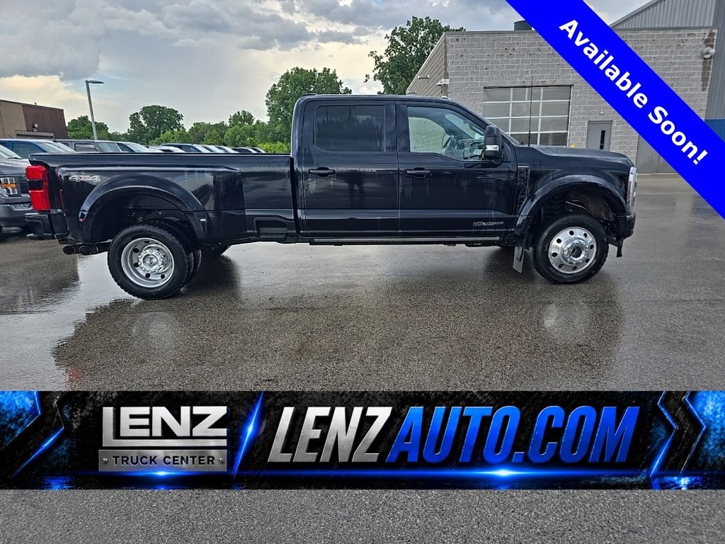 Used 2026 Ford F-450SD 4x4 Crew Cab Platinum DRW Truck