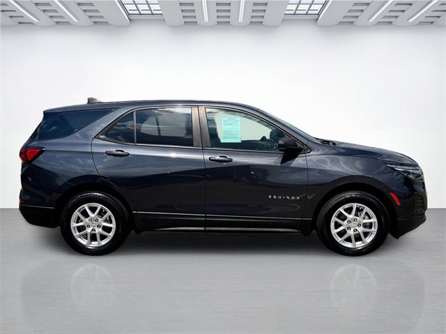 2022 Chevrolet Equinox LS photo 4