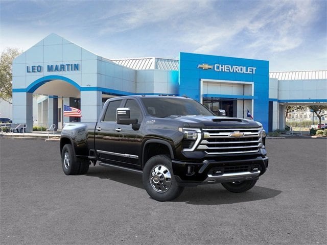 2025 Chevrolet Silverado 3500HD High Country's photo