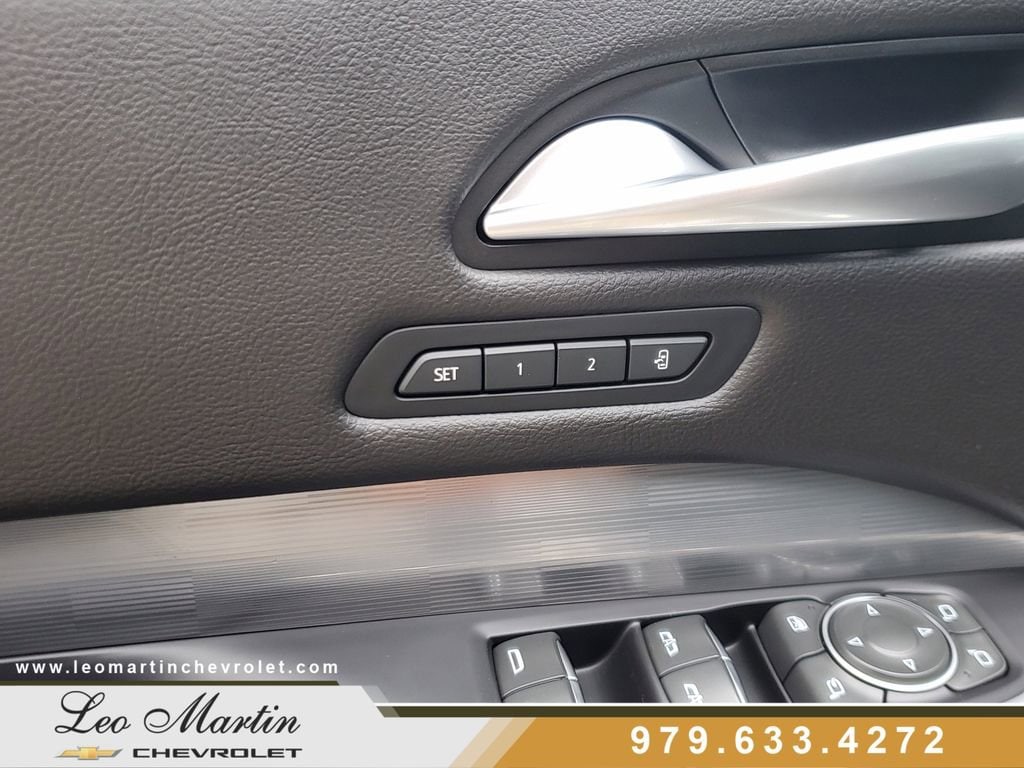 2025 Cadillac XT4 Premium Luxury - Photo 18