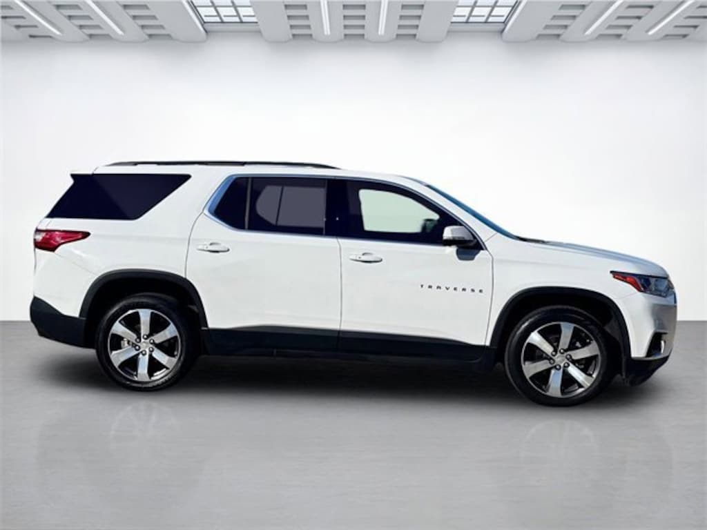 Used 2020 Chevrolet Traverse LT Leather SUV