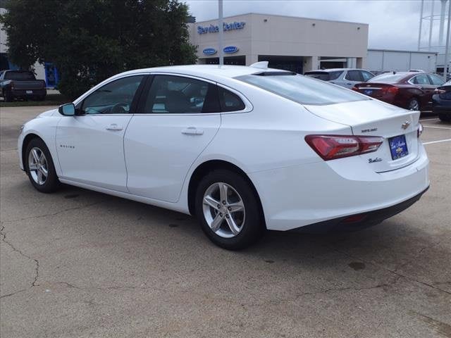 Used 2022 Chevrolet Malibu 1LT with VIN 1G1ZD5ST5NF195722 for sale in Lake Jackson, TX