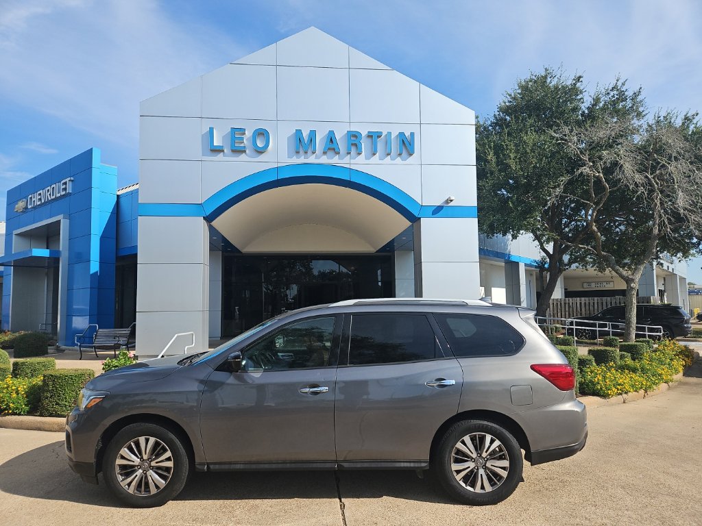 2019 Nissan Pathfinder SV