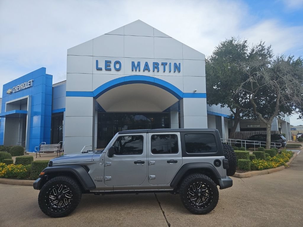 Used 2019 Jeep Wrangler Unlimited Sport S with VIN 1C4HJXDN5KW635293 for sale in Lake Jackson, TX