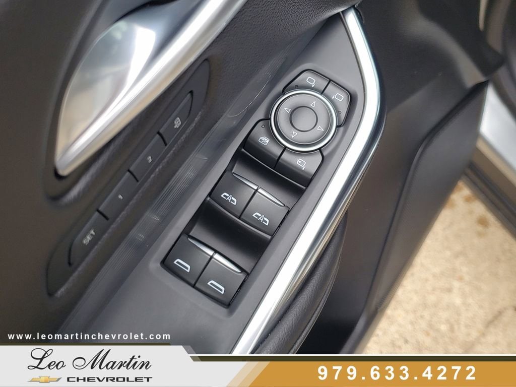 2025 Cadillac XT4 Premium Luxury - Photo 17