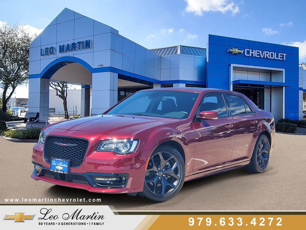 2023 Chrysler 300 S's photo