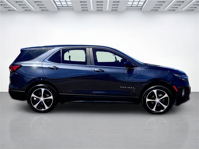 2022 Chevrolet Equinox LT photo 3