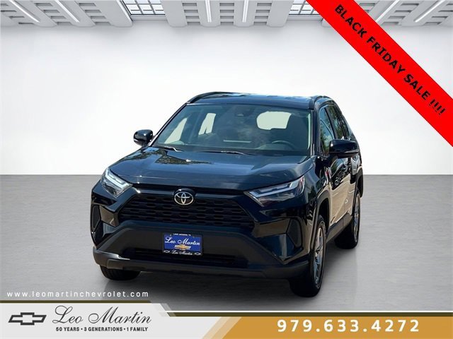 2024 Toyota RAV4 XLE's photo
