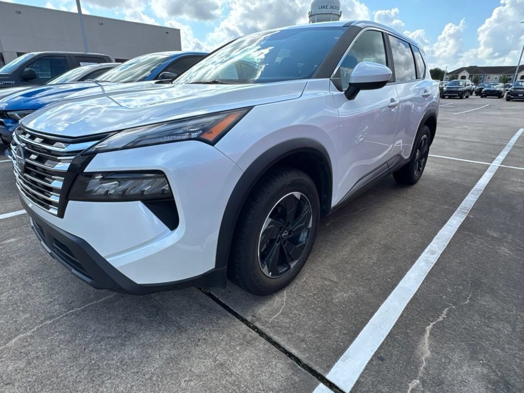 Used 2025 Nissan Rogue SV
