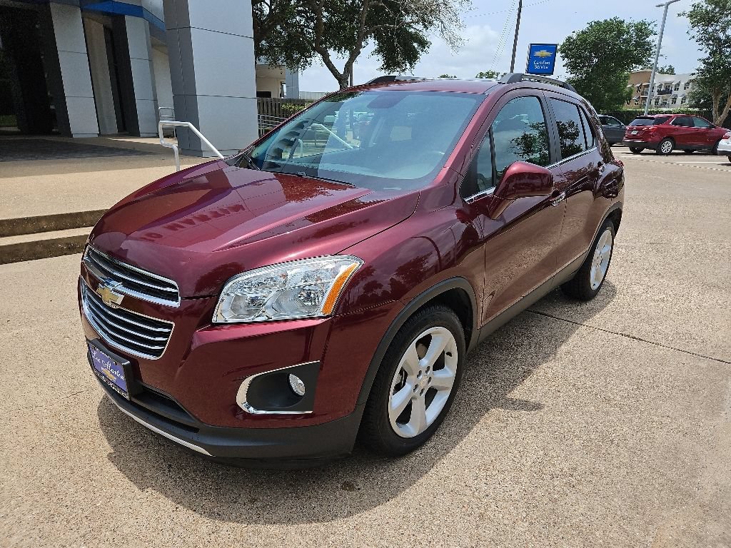 Used 2016 Chevrolet Trax LTZ with VIN 3GNCJMSB5GL239600 for sale in Lake Jackson, TX