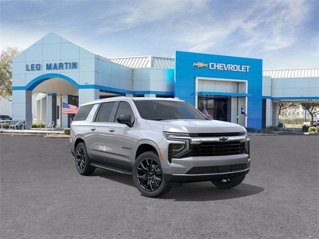 2025 Chevrolet Suburban LS's photo