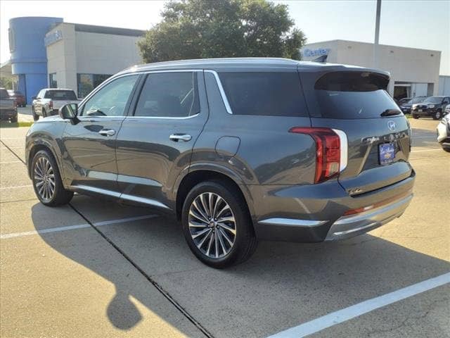 Used 2024 Hyundai Palisade Calligraphy with VIN KM8R74GE3RU715402 for sale in Lake Jackson, TX