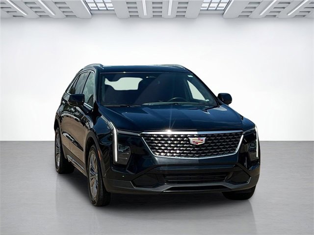 2024 Cadillac XT4 Premium Luxury photo 3