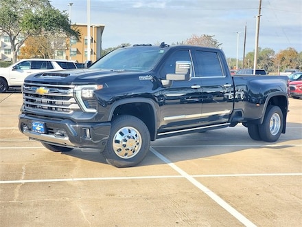 2025 Chevrolet Silverado 3500 HD High Country Truck