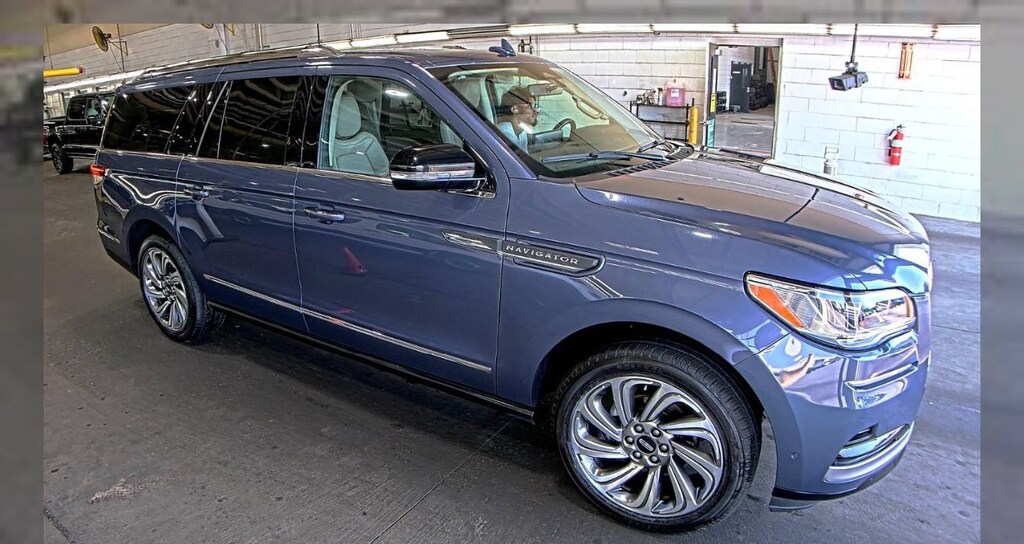 Used 2023 Lincoln Navigator L Reserve REAR ENTERTAINMENT Reserve 4x4