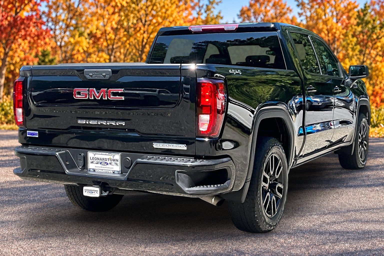 Used 2025 GMC Sierra 1500 Elevation 4WD Crew Cab 147 Elevation w/3VL