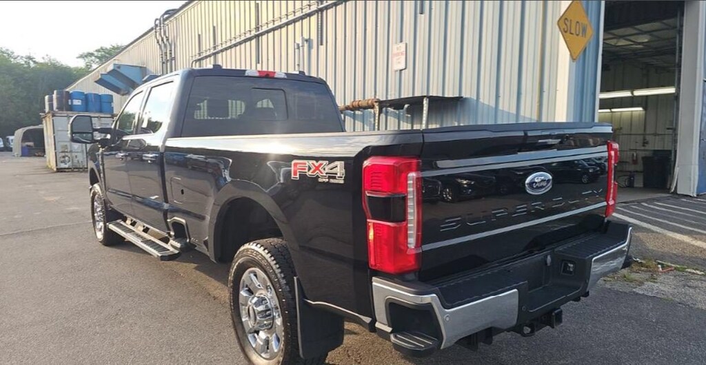 Used 2024 Ford Super Duty F-350 SRW LARIAT FX4 LARIAT 4WD Crew Cab 8 Box