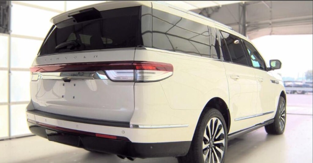 Used 2023 Lincoln Navigator L Reserve Reserve 4x4