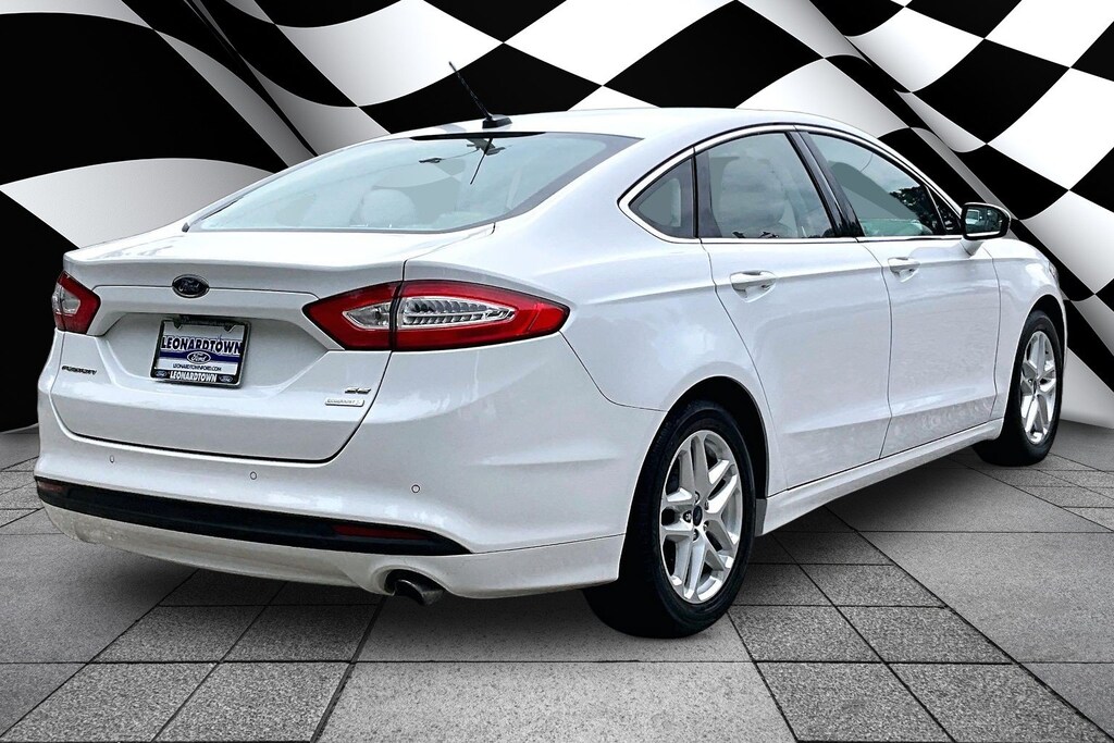 Used 2016 Ford Fusion SE Sedan
