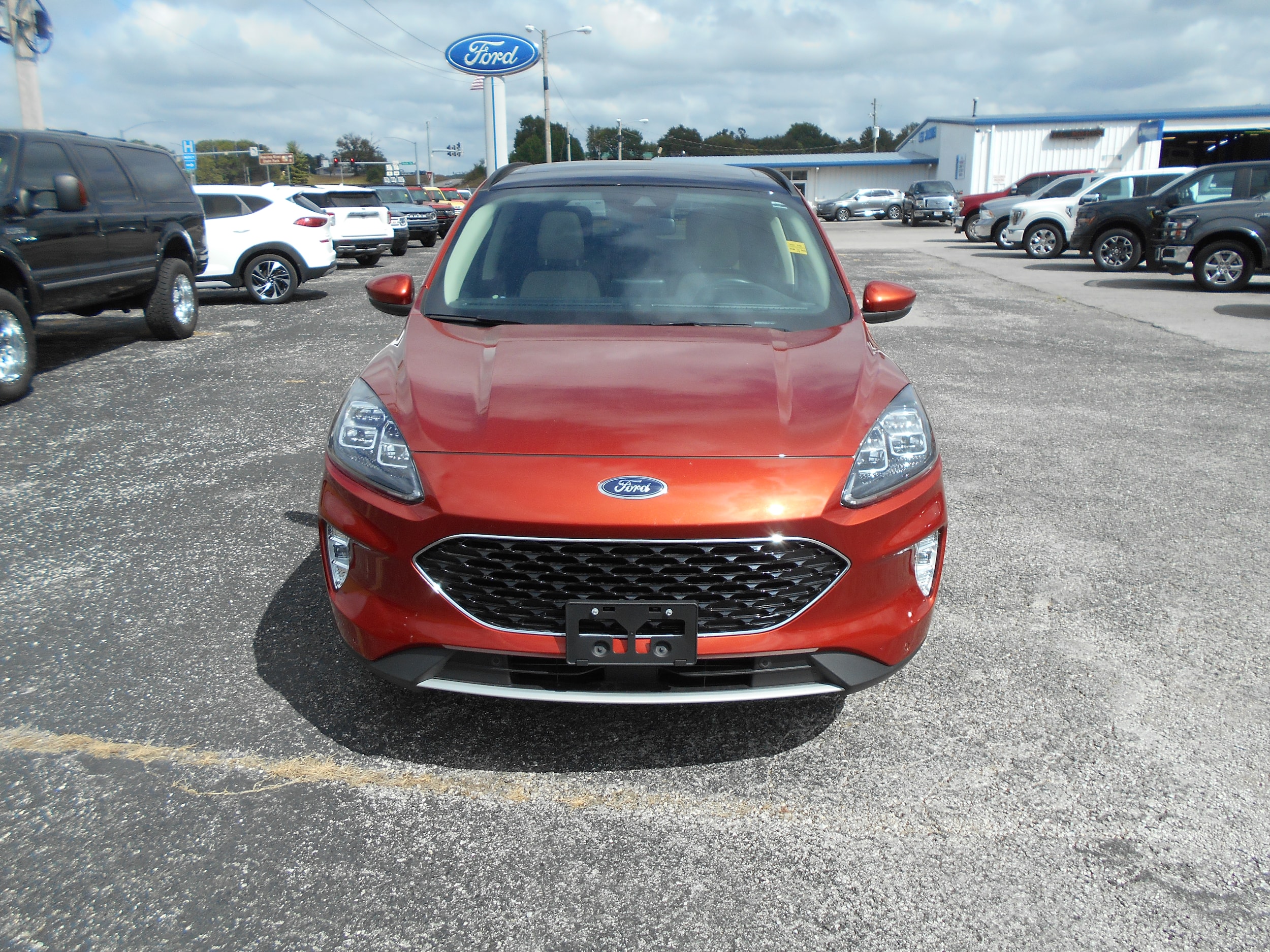 Used 2020 Ford Escape Titanium with VIN 1FMCU9J93LUA33618 for sale in Cassville, MO