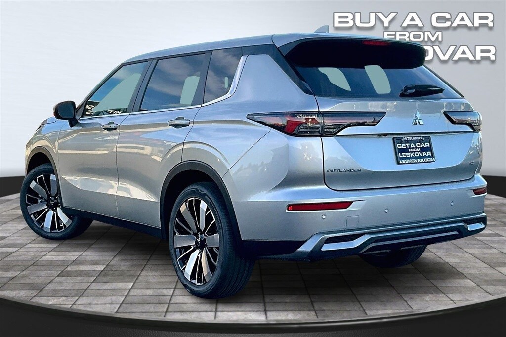 New 2025 Mitsubishi Outlander SE SUV