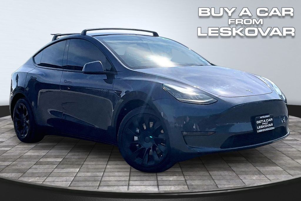 2022 Tesla Model Y Long Range Dual Motor All-Wheel Drive's photo