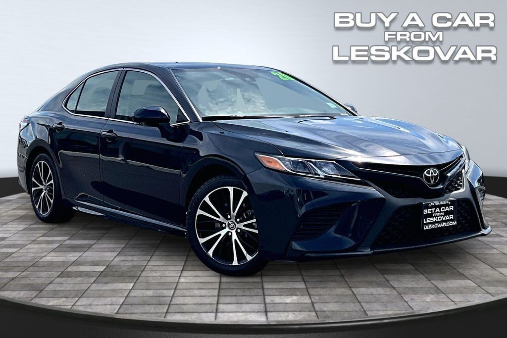 2020 Toyota Camry 2.5 Auto SE's photo