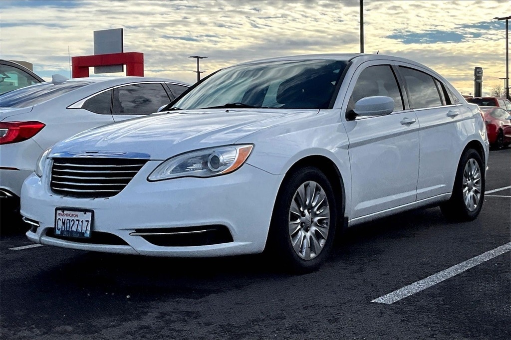 2013 Chrysler 200 LX