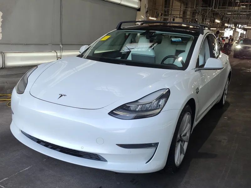 2018 Tesla Model 3 Long Range Dual Motor All-Wheel Drive's photo