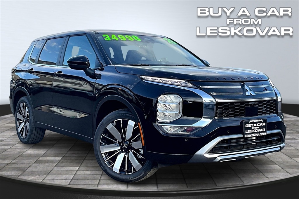 2025 Mitsubishi Outlander SE's photo