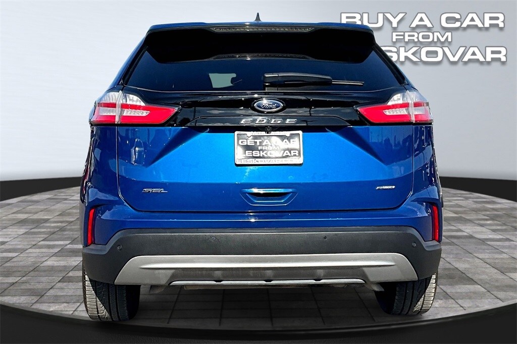 2022 Ford Edge SEL photo 4