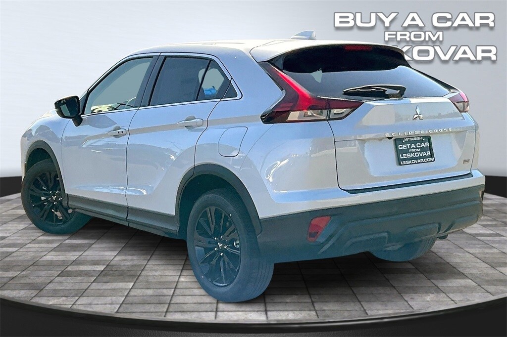 2025 Mitsubishi Eclipse Cross LE photo 3