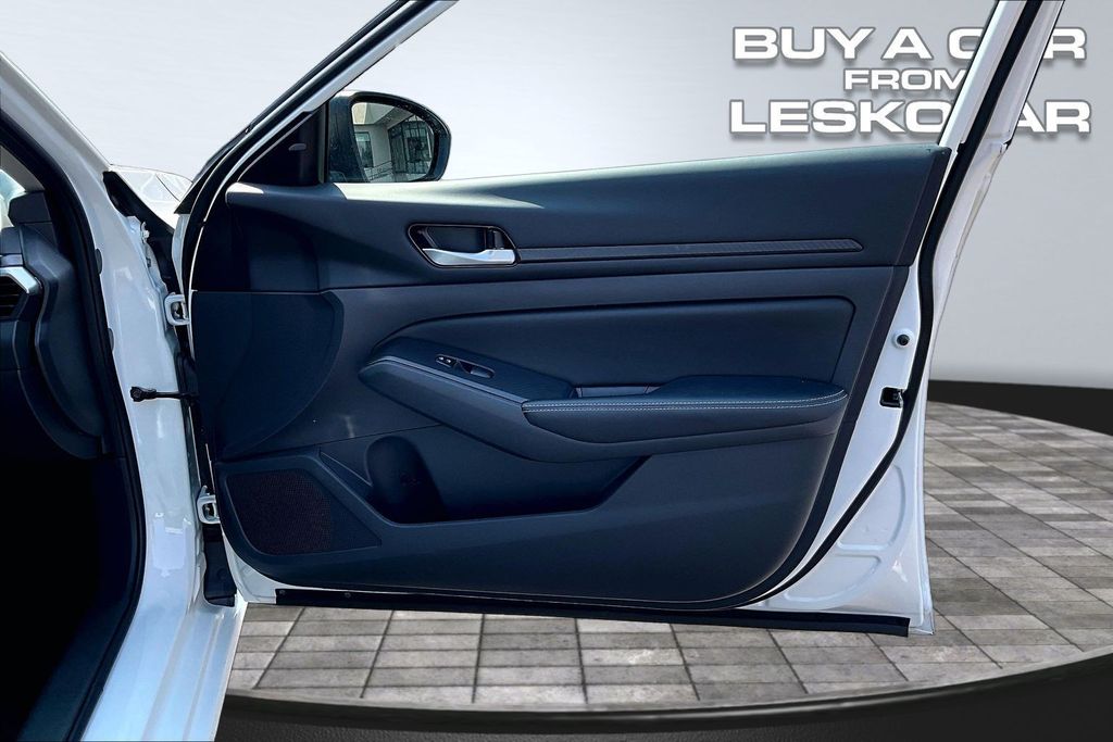 2025 Nissan Altima SV - Photo 23